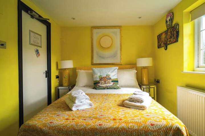 Room 6 of 39