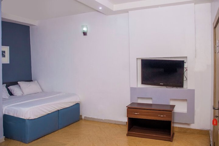 Room 25 of 41