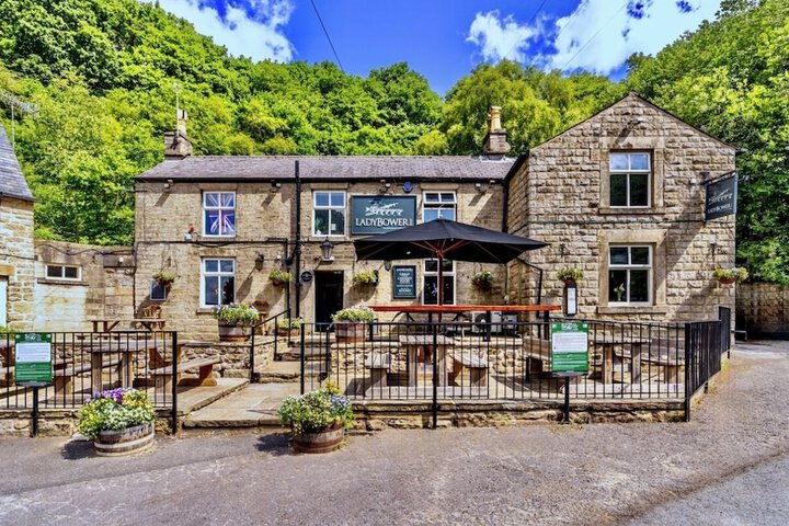 Ladybower Inn in Hope Valley