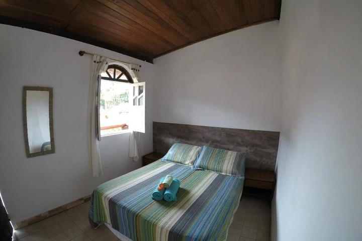 Room 2 of 10