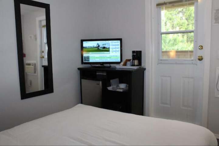 Room 10 of 38