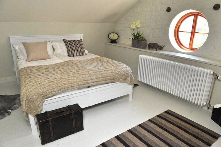 Room 5 of 75