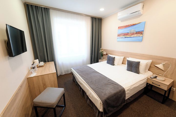 Room 30 of 65