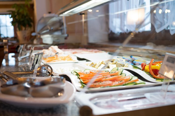 Dining 62 of 74