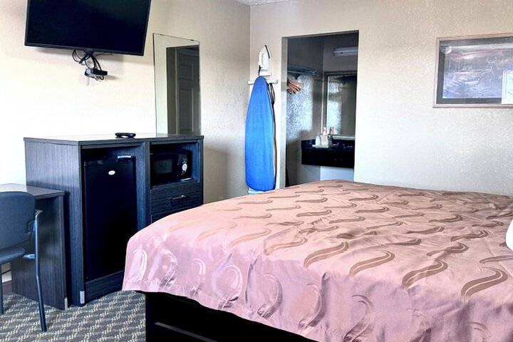 Room 2 of 8