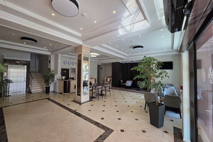 Hotel Interior 4 of 113