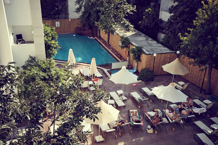 Pool 24 of 34