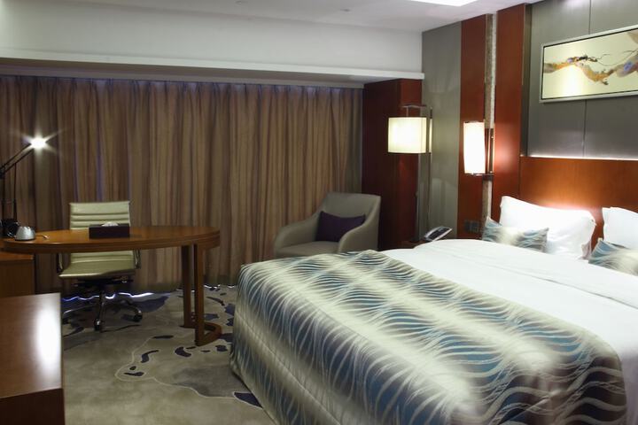 Room 12 of 62