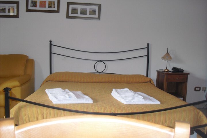 Room 9 of 84