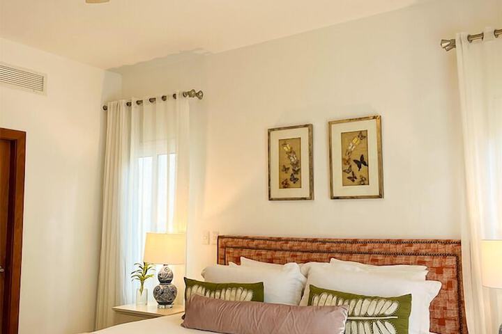 Room 44 of 219