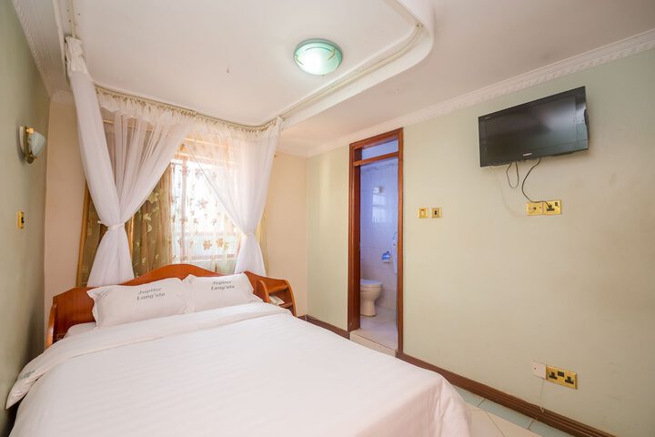 Room 5 of 24