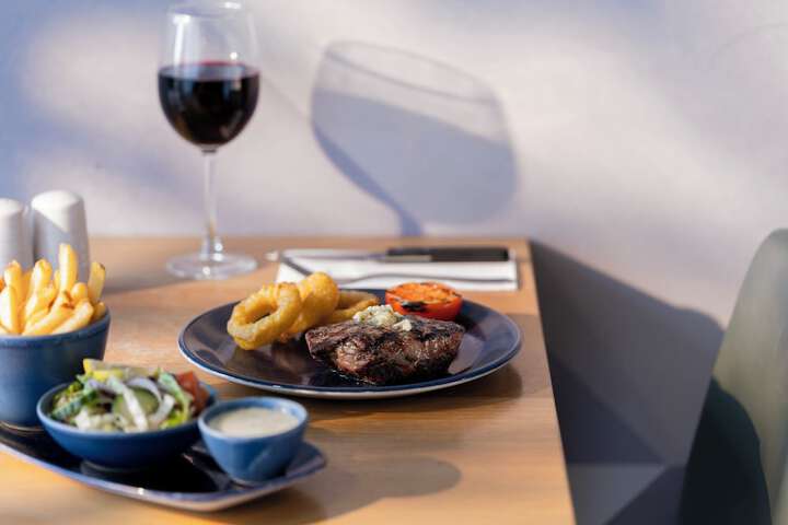 Dining 91 of 138