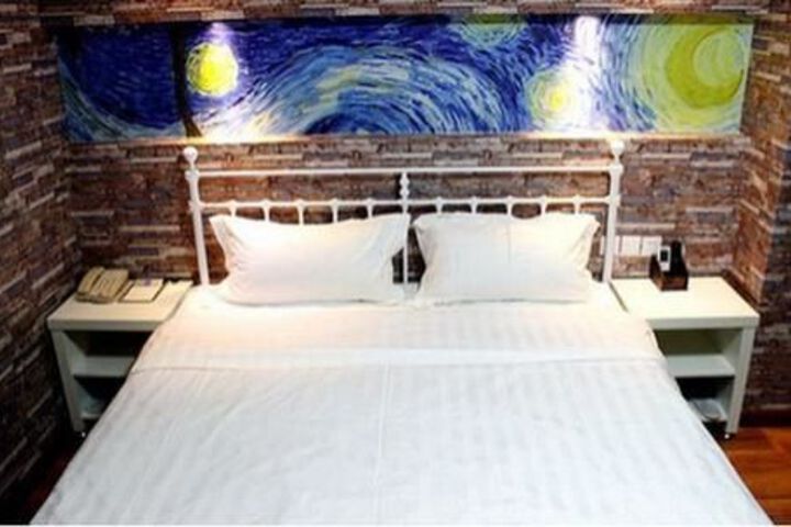 Room 8 of 29
