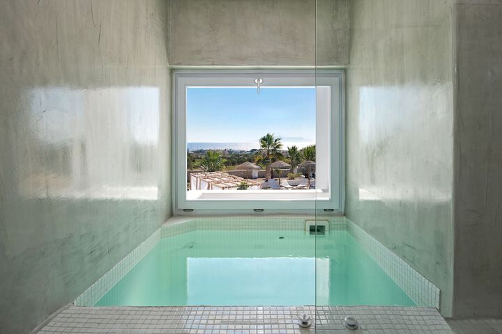 Pool 39 of 72