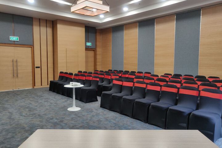 Ballroom/Hall 29 of 37