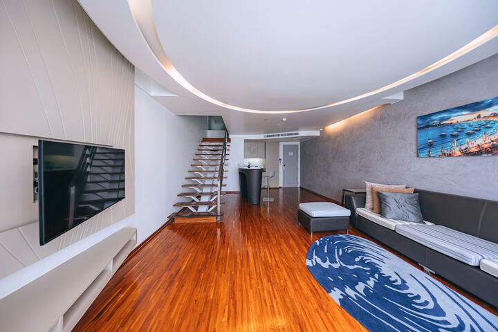 Room 65 of 148