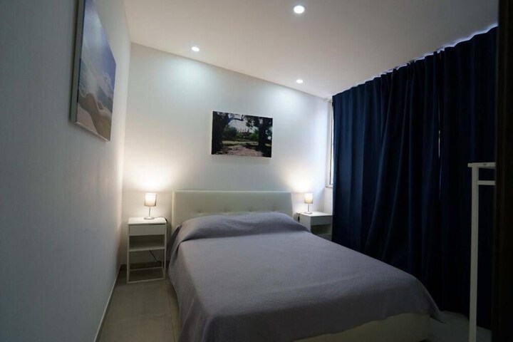 Room 4 of 24