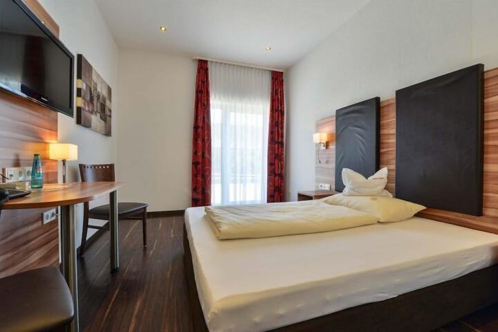 Room 7 of 29