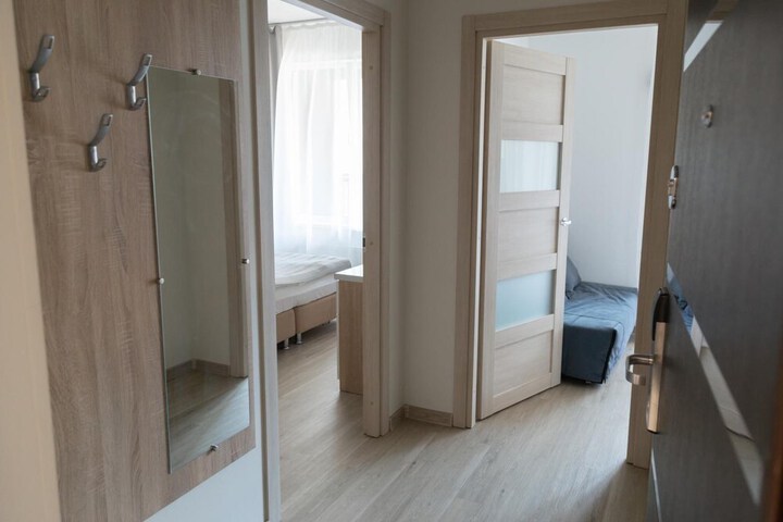 Room 12 of 48