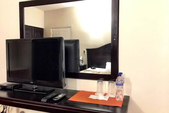 Room 16 of 50