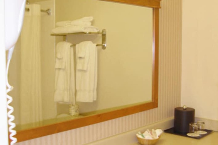 Bathroom sink