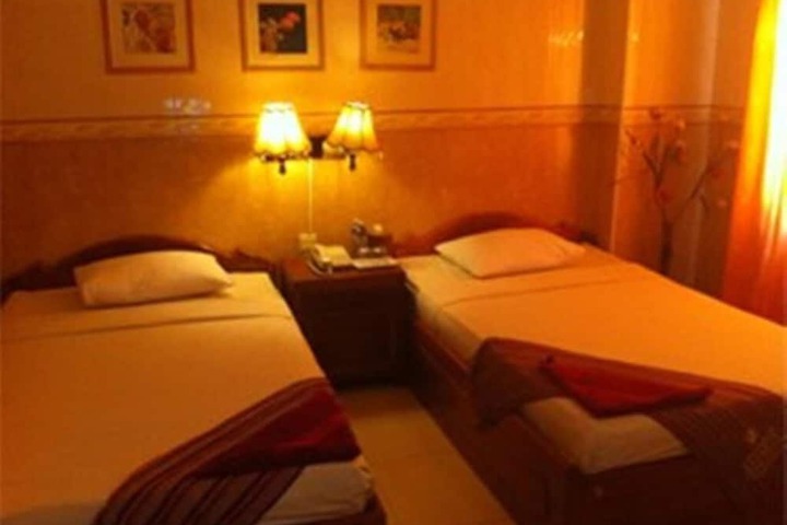 Room 18 of 29