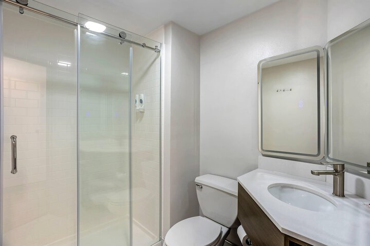Room 6 of 31