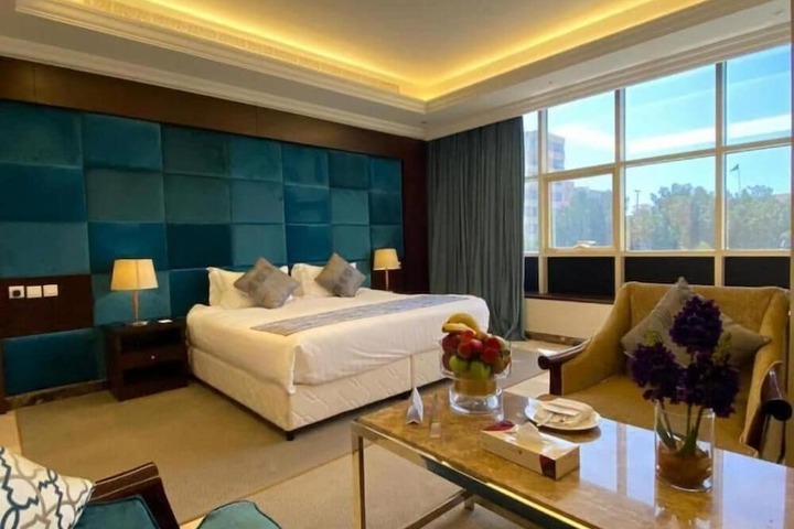 Room 73 of 82