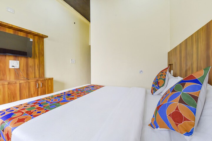 Room 11 of 29