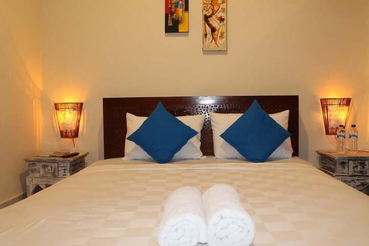 Room 13 of 27