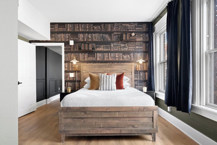 Room 103 of 285