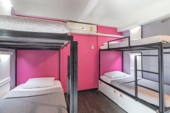 Room 28 of 61