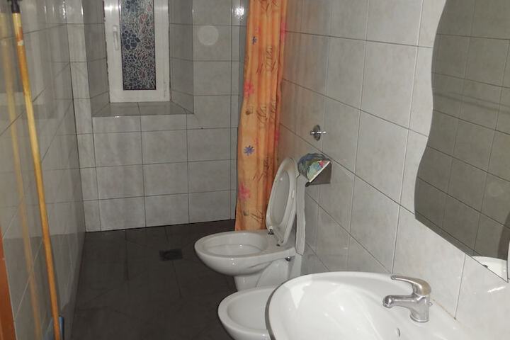 Room 60 of 79