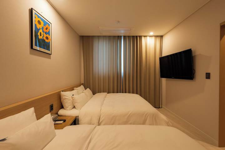Room 40 of 80