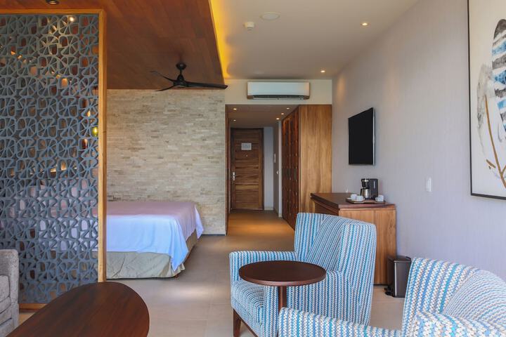 Room 33 of 133