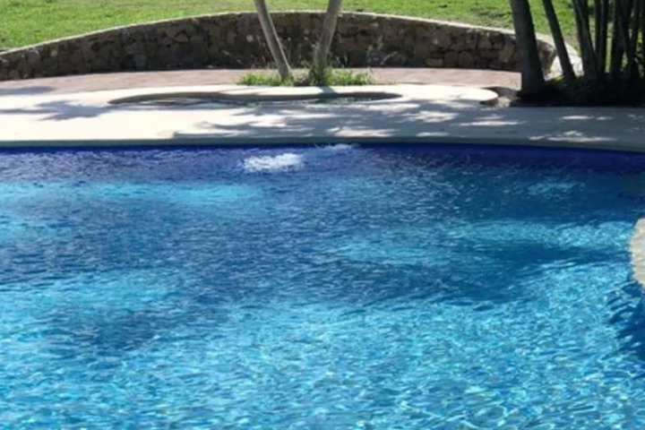 Pool 16 of 35