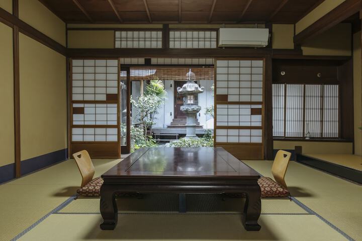 Room 5 of 64