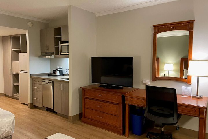 Room 10 of 42