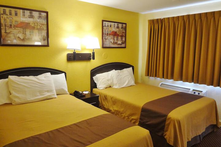 2 Double Beds (6 of 6)