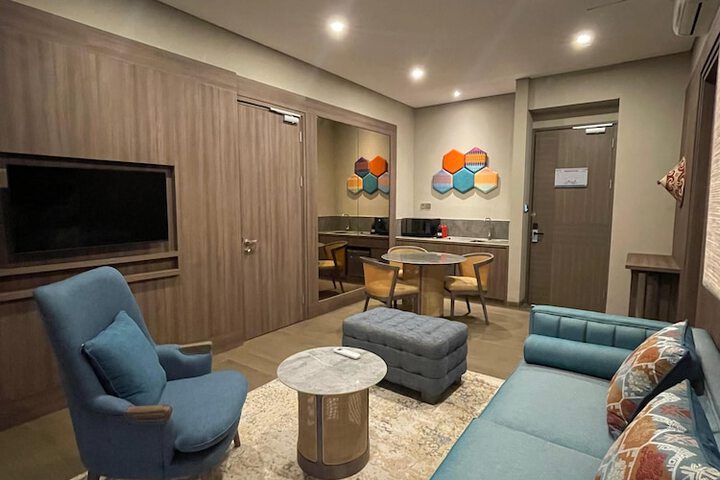 Room 52 of 119