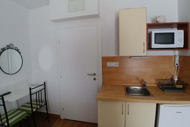 Room 9 of 14