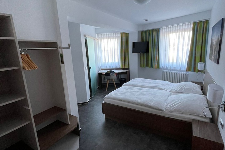 Room 15 of 49