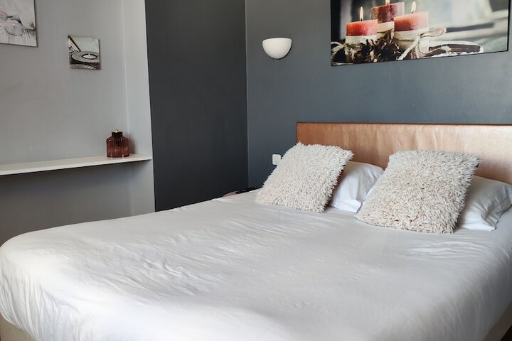 Room 8 of 23