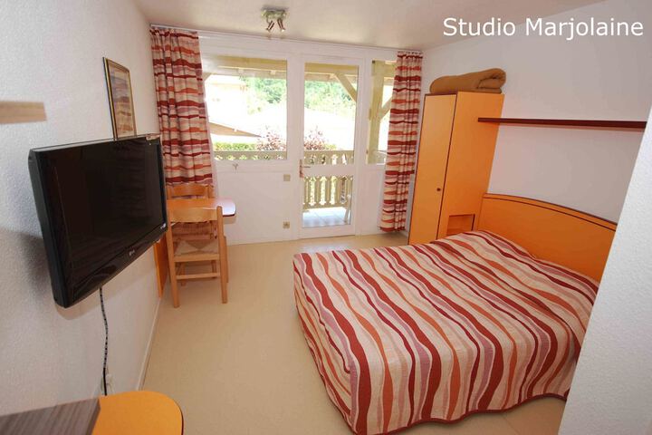 Room 6 of 24