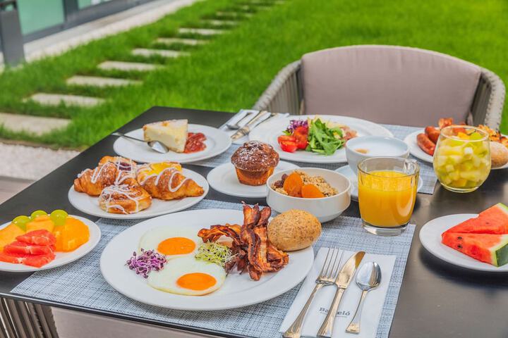 Breakfast/Coffee Service 35 of 65