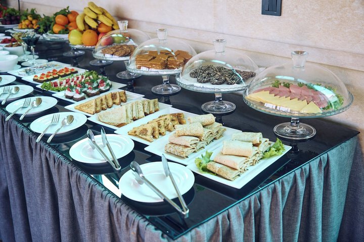 Dining 76 of 87