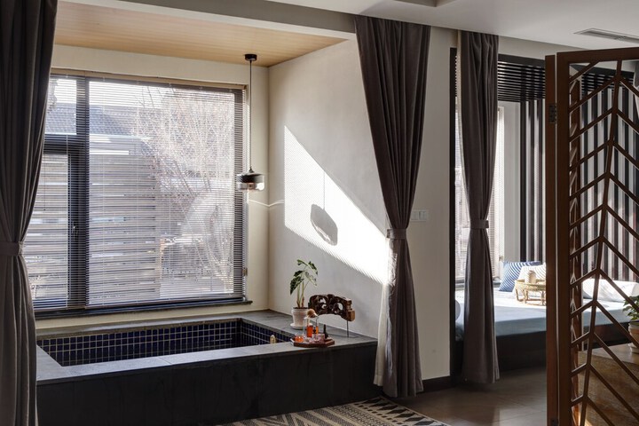 Room 51 of 119