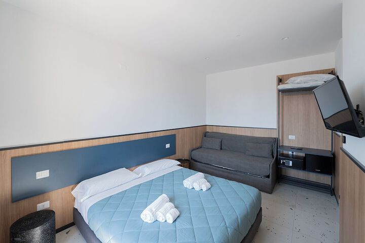 Room 43 of 80