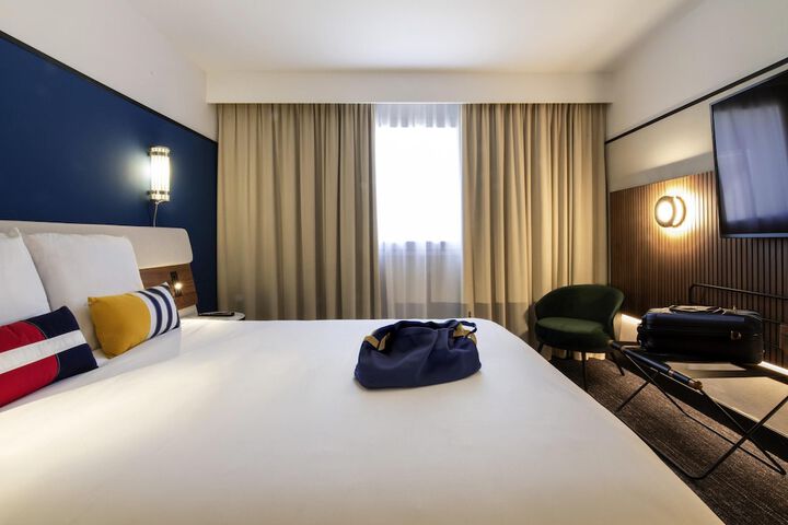 Room 11 of 63