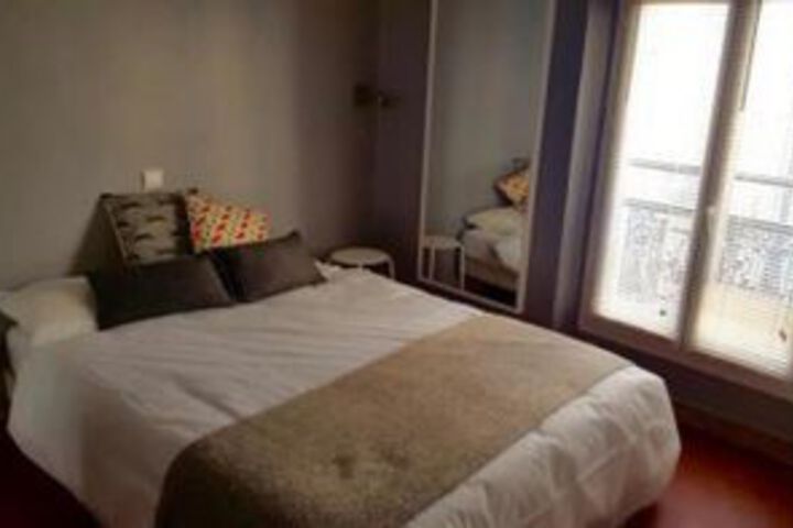 Room 10 of 34